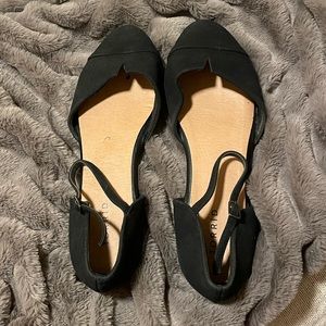 Torrid Flat sandals- Black Faux Suede (Ww) size 10